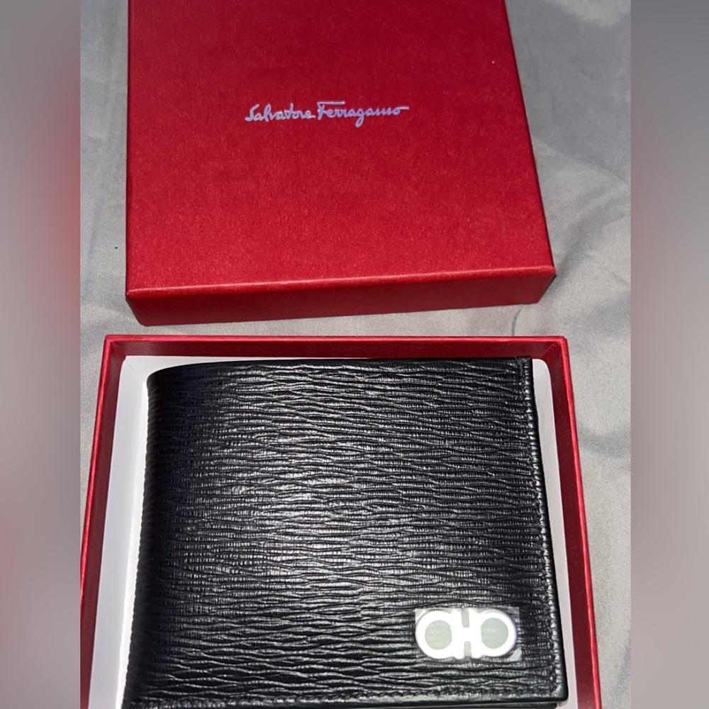 New Salvatore Ferragamo Wallet